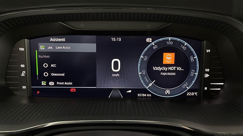 Škoda Octavia 2.0 TDI DSG Style Combi - fotka 10 z 25
