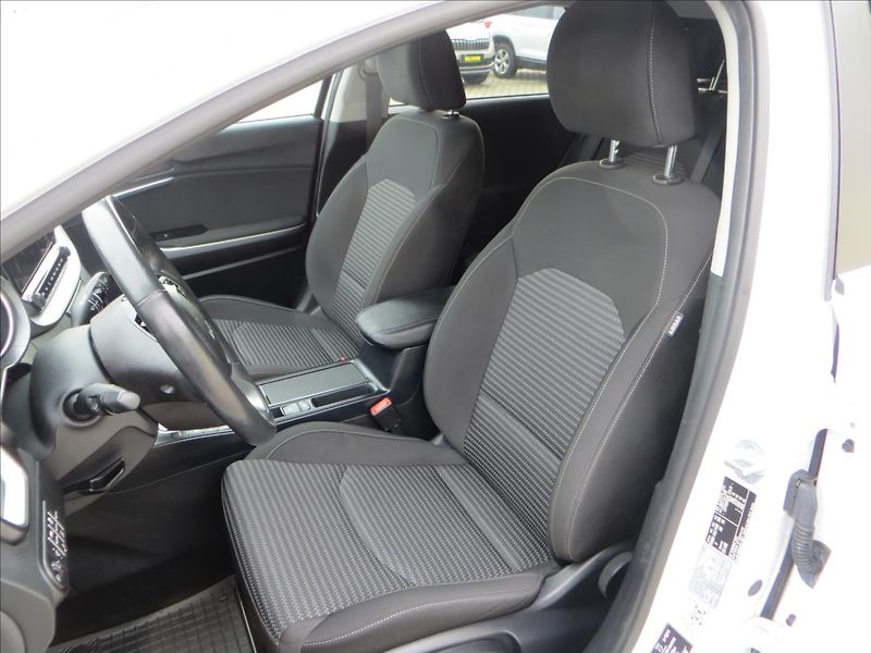Kia Ceed 1,5 T-GDI 118kW SW Top AUT ČR - fotka 13 z 26