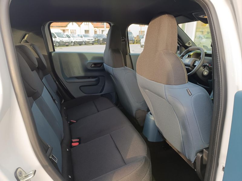 Fiat Grande Panda (2025) 1,2   Turbo Hybrid 110k eDCT - fotka 11 z 13