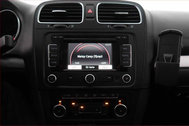 Volkswagen Golf (2012) Highline 2.0 TDI, Xenony - fotka 12 z 17
