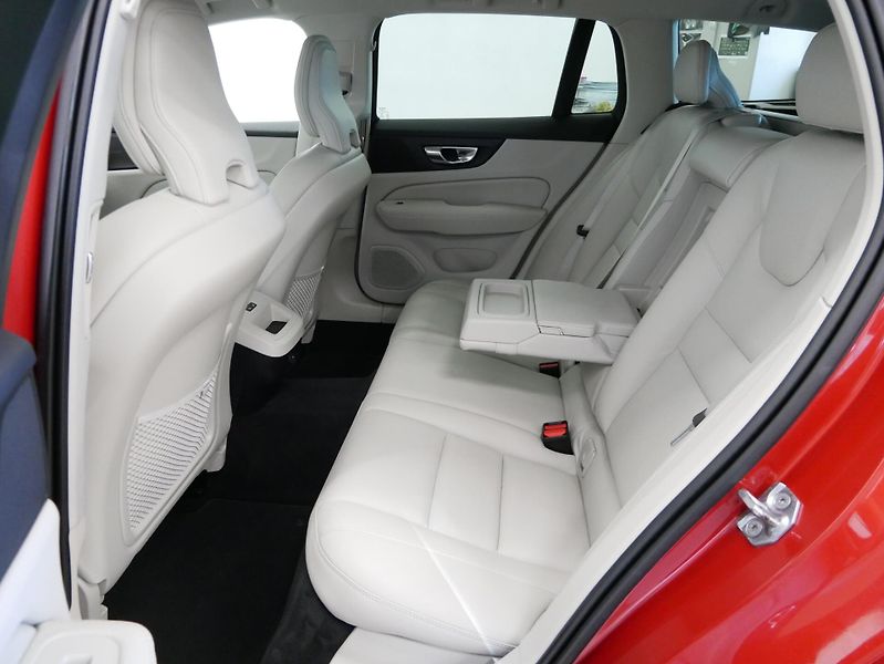 Volvo V60 - fotka 26 z 30