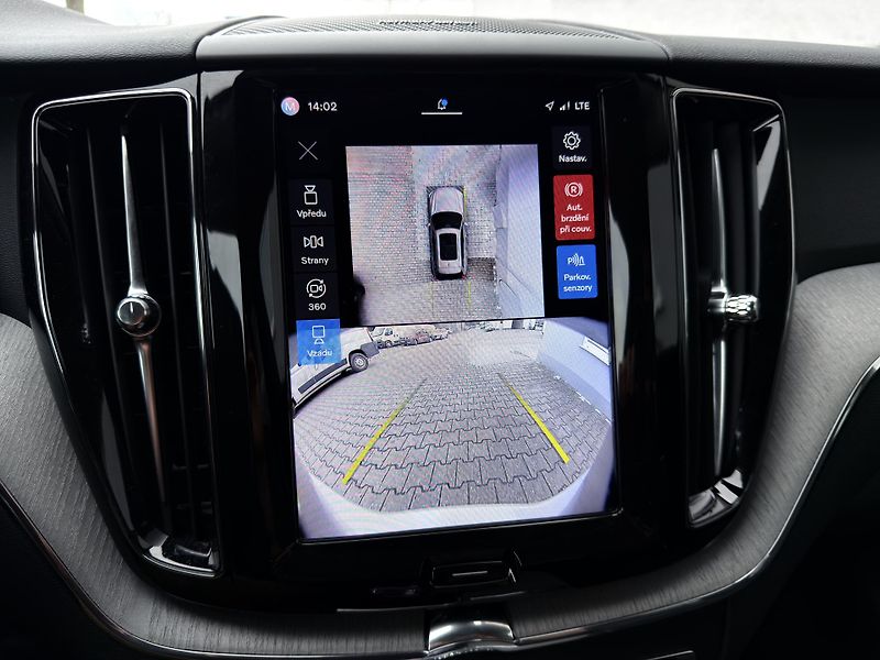 Volvo XC60 B5 AWD PLUS DARK /ventil. sed. - fotka 32 z 48