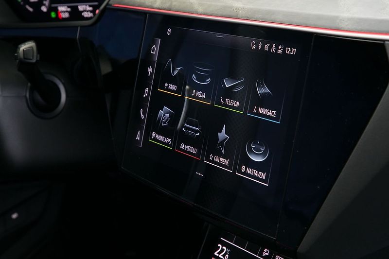 Audi e-tron 55 300kW Matrix Kessy Tažné - fotka 32 z 46
