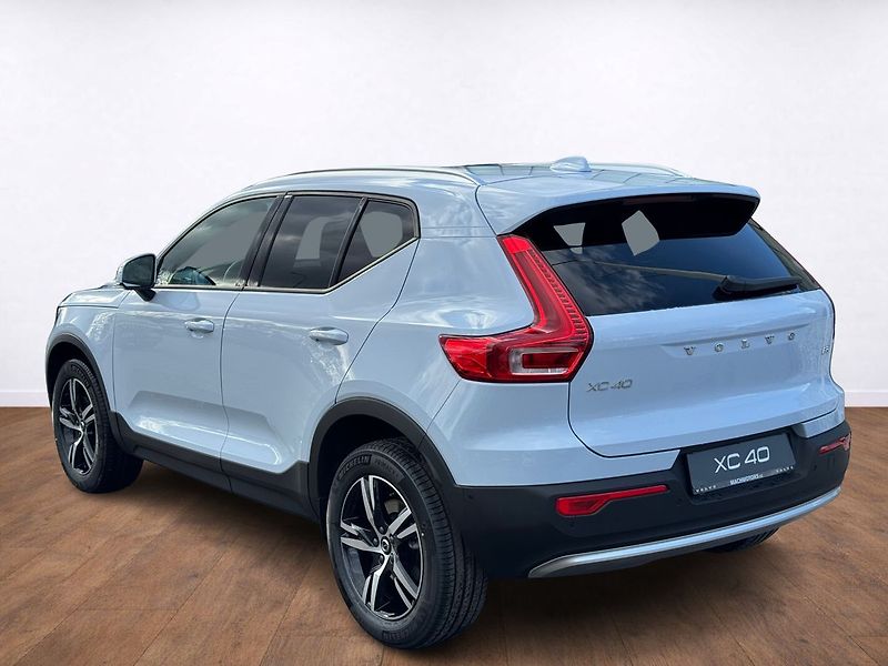 Volvo XC40 (2026) CORE B3, 360°, FULL LED - fotka 3 z 19