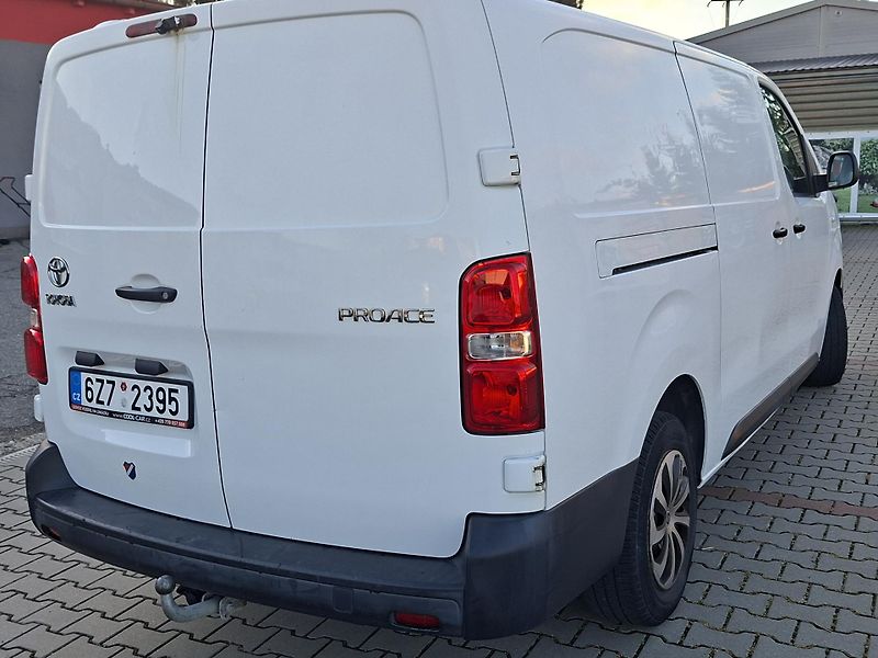 Toyota ProAce (2020) skřín L3, 130 kW, automat - fotka 5 z 8