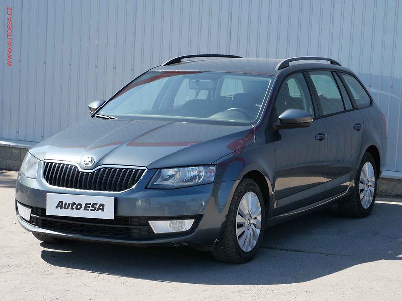 Škoda Octavia (2015) 1.6 TDi 4x4, ČR, Ambition, TZ - fotka 3 z 16