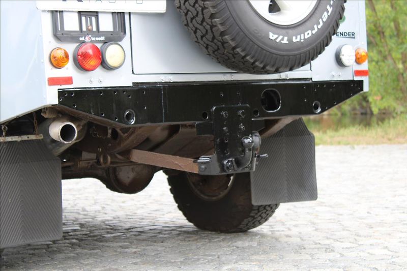 Land Rover Defender 110 2.4 TD4 90kW / PUMA / CZ - fotka 36 z 38