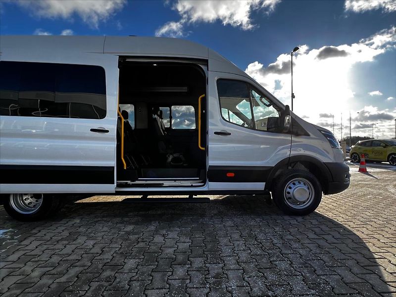Ford Transit (2025) 2,0 EcoBlue BUS 18míst AUT L4 - fotka 13 z 37