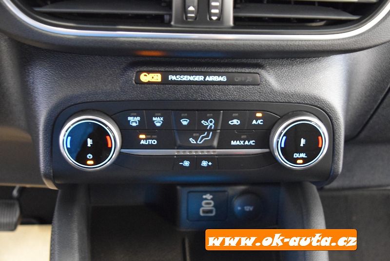 Ford Kuga 2.5 HYBRID TITANIUM 2023  - fotka 37 z 60