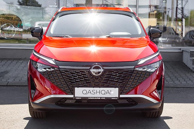 Nissan Qashqai 1,3 DIG-T X-TRONIC N-CONNECTA - fotka 2 z 14
