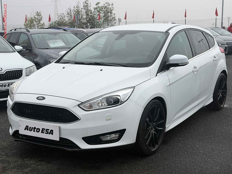 Ford Focus (2015) 2.0 TDCi, Titanium, AT, bixen - fotka 3 z 18