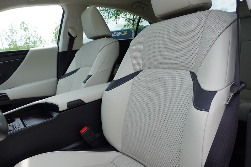 Lexus ES 300h ES300h LIMITED EDITION - fotka 37 z 41