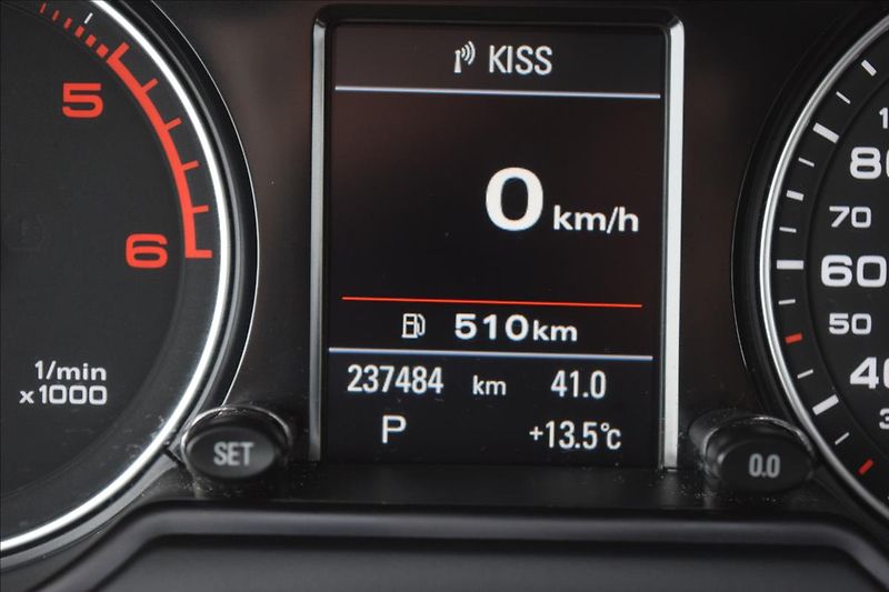 Audi Q5 3,0 V6 180KW S-LINE AUTOMAT - fotka 46 z 57