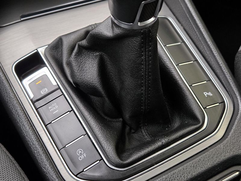 Volkswagen Golf Sportsvan TSi CEBIA,KAMERA,Bi-xenony  - fotka 37 z 43