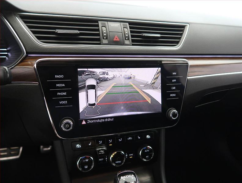 Škoda Superb (2022) Scout 2.0 TDI, Scout - fotka 22 z 29