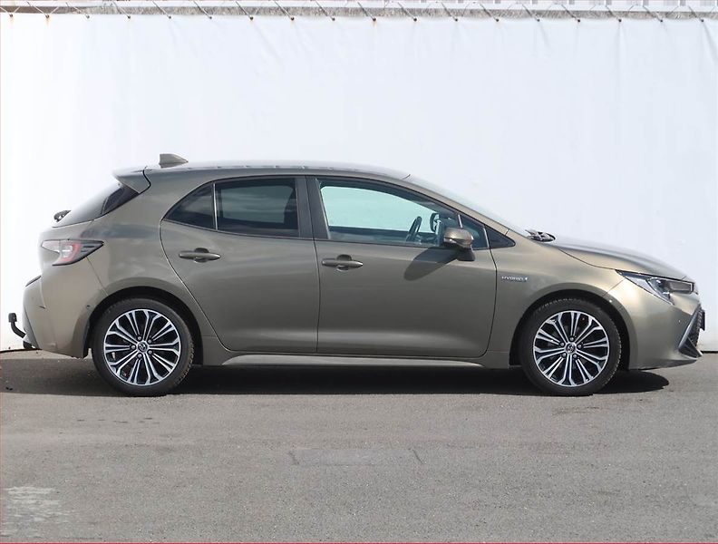 Toyota Corolla (2019) Comfort 1.8 Hybrid, Automat - fotka 6 z 23
