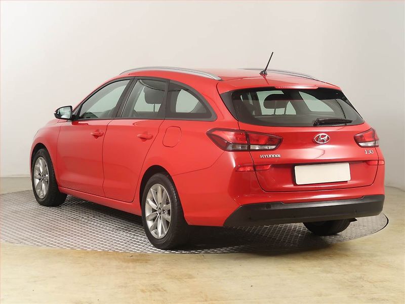 Hyundai i30 (2018) 1.0 T-GDI, Serv.kniha - fotka 4 z 17