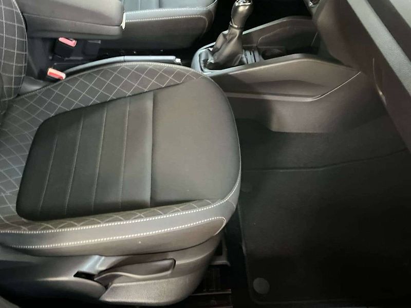 Škoda Fabia (2023) 1.0 TSI 70kW Ambition Combi To - fotka 11 z 20