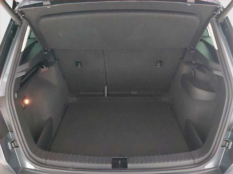 Škoda Karoq (2017) Style 1.6 TDI, Serv.kniha - fotka 14 z 23