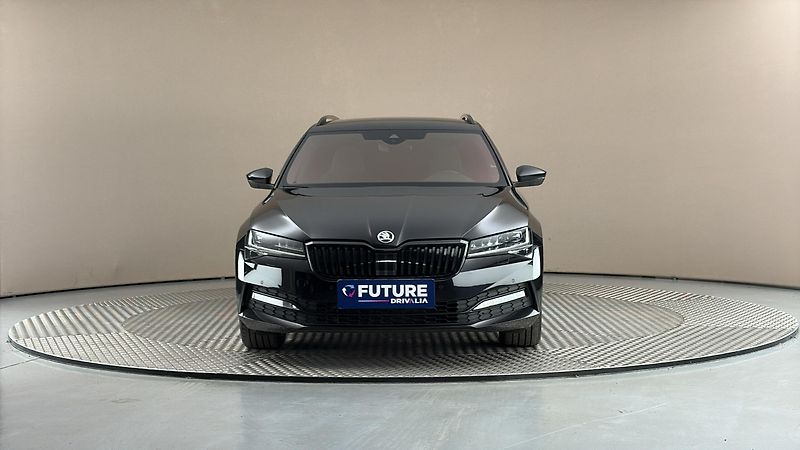 Škoda Superb 2.0 TSI DSG Sportline Combi - fotka 3 z 33