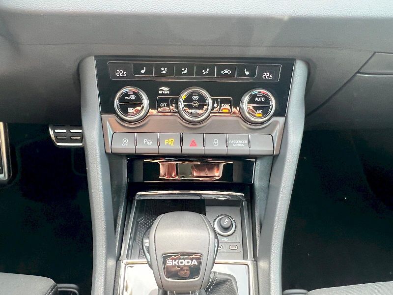 Škoda Karoq (2025) Sportline 1.5TSi 110kW 7°autom - fotka 29 z 32