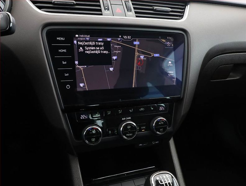 Škoda Octavia (2017) Laurin&Klement 2.0 TDI 4x4 - fotka 10 z 17