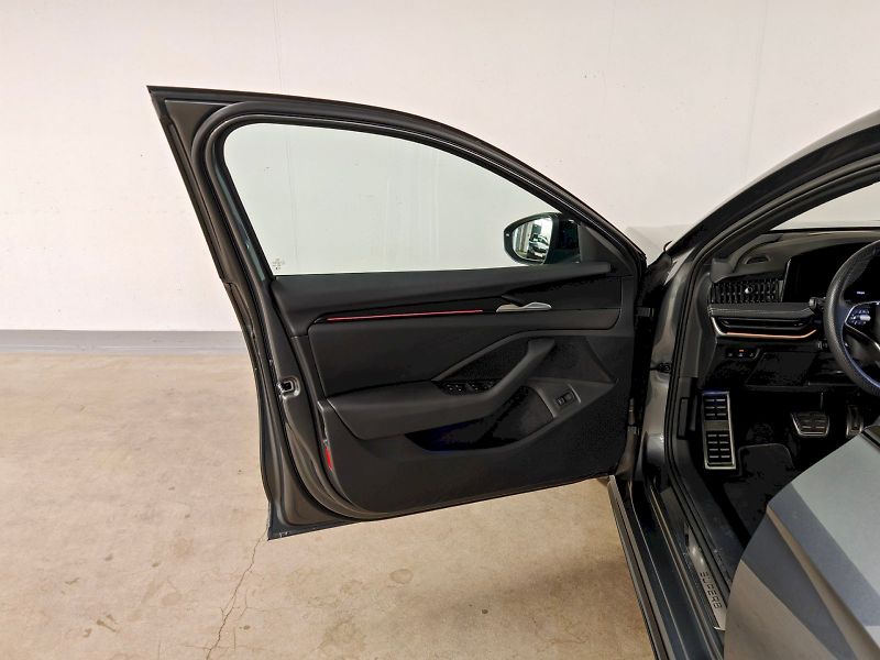 Škoda Superb (2025) Combi 2.0 TSI 195 kW DSG 4x4 S - fotka 24 z 36