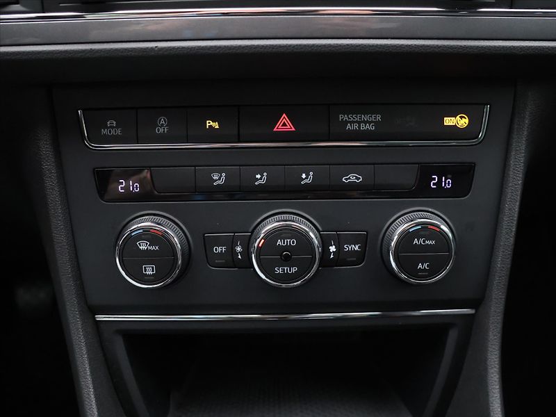 Seat Leon 1,4 TSI 110kW FR Dynamic sr.kn - fotka 18 z 26
