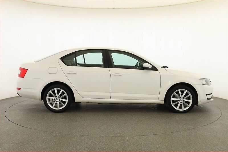 Škoda Octavia (2013) Elegance 2.0 TDI, Serv.kniha - fotka 6 z 14