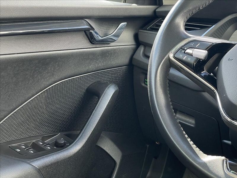 Škoda Octavia 2,0 TDI Combi Ambition Plus - fotka 13 z 23