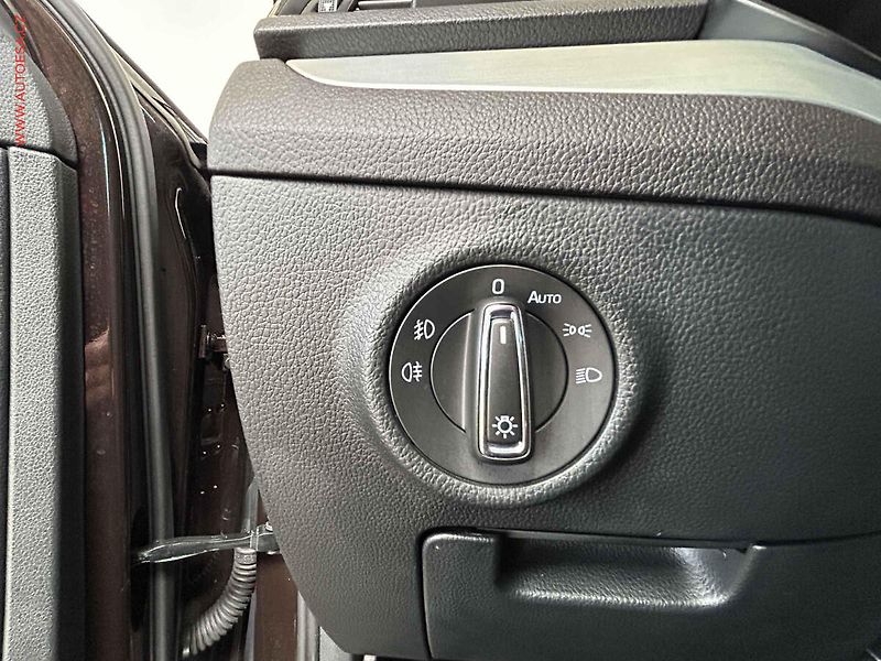 Škoda Superb (2017) 2.0 TDi, Ambition, DSG, TZ - fotka 13 z 20