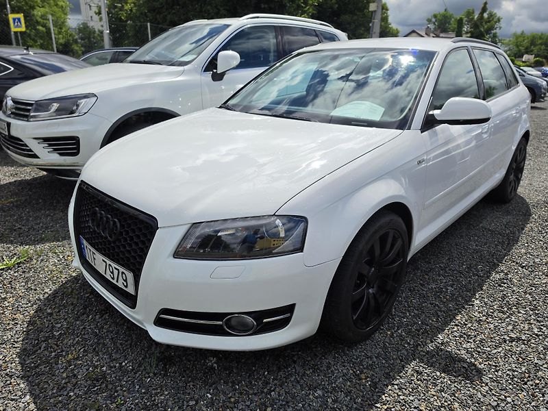 Audi A3 1.2 TFSI Xenon S-Line  - fotka 2 z 24