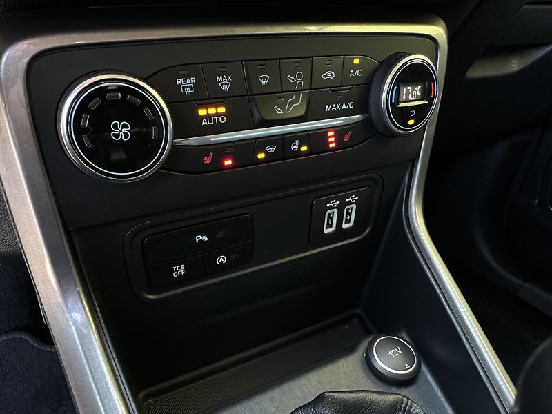 Ford EcoSport (2019) 1.0/92kW * NAVI *XENON* 1.Maj  - fotka 17 z 38