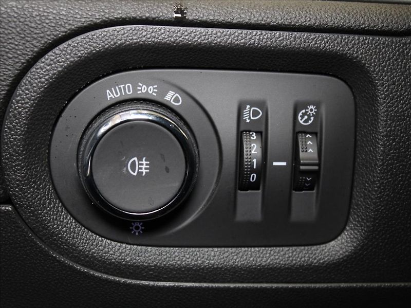 Opel Grandland 1,2 Turbo 96kW AT 1.maj.ČR - fotka 16 z 21