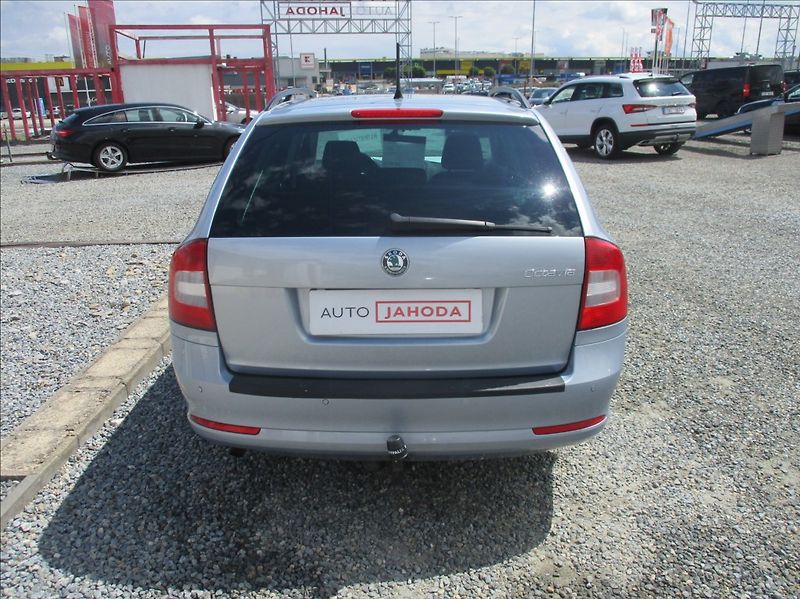 Škoda Octavia 1,2 TSI, klima,tažné,serviska, - fotka 7 z 24