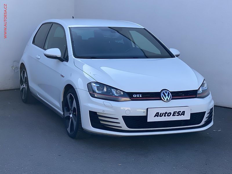 Volkswagen Golf (2016) 2.0 TSi, GTi, bixen - fotografie inzerátu