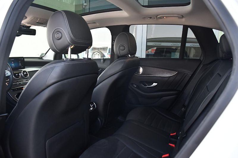 Mercedes-Benz GLC 300de 4MATIC ČR - fotka 20 z 42