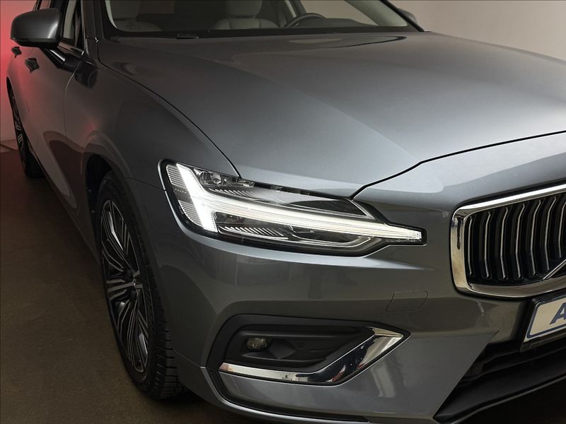 Volvo S60 2,0 B3 DPH INSCRIPTION H/K ČR - fotka 37 z 40