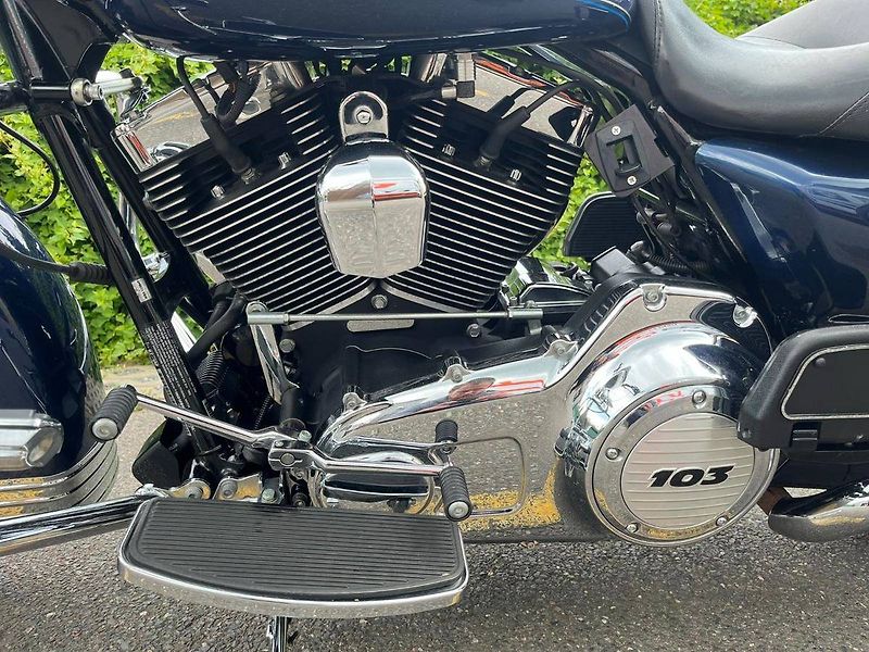 Harley-Davidson FLHR Road King (2012) - fotka 12 z 14