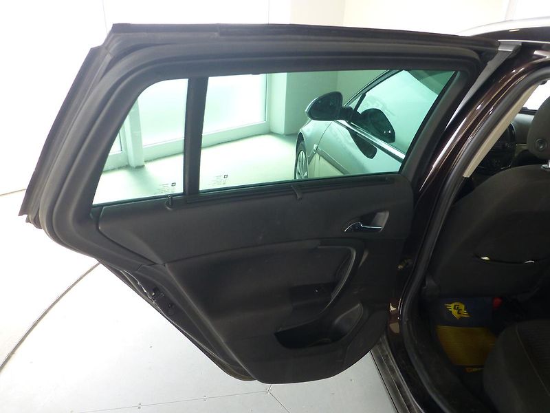 Opel Insignia (2016) 2,0CDTI-125KW*ALU**VYHŘ.VOLANT - fotka 12 z 23