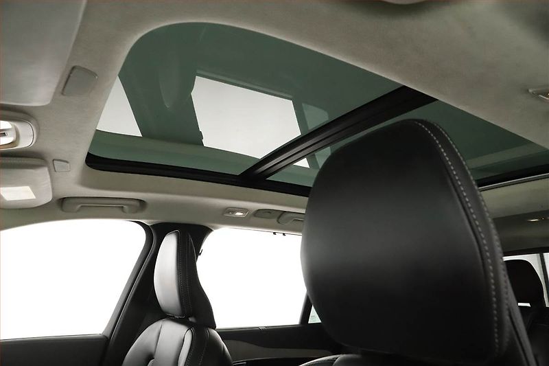 Volvo XC90 (2024) B5 AWD - fotka 13 z 20