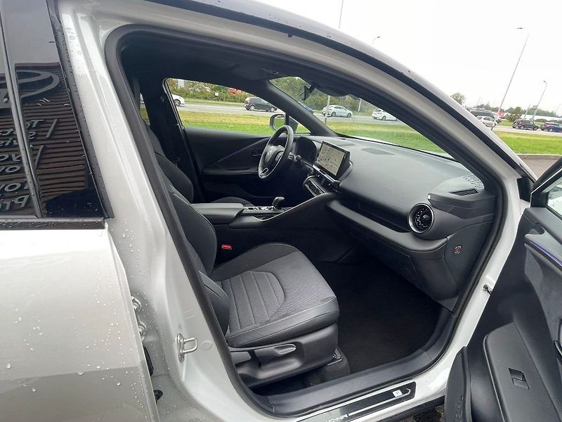 Toyota C-HR 2.0HEV, ČR, Executive, 2x pneu - fotka 26 z 32