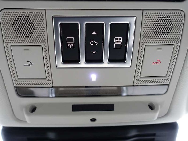 Land Rover Discovery 5 3,0  Dynamic SE D350 - fotka 35 z 43