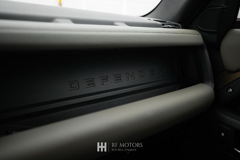 Land Rover Defender (2025) D250 MHEV X-Dynamic SE - fotka 43 z 52