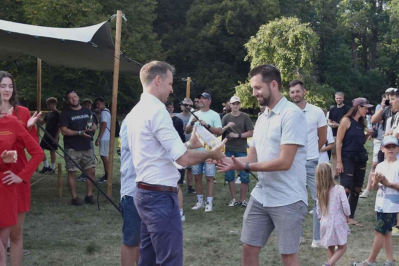 Na zámku Blatná se konala v sobotu 31. srpna 2024 přehlídka výjimečných vozidel Concorso Castle Blatna 2024.