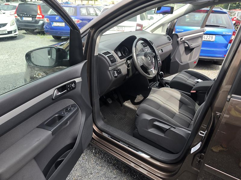 Volkswagen Touran 1.2 TSI 7 Míst Match - fotka 8 z 20