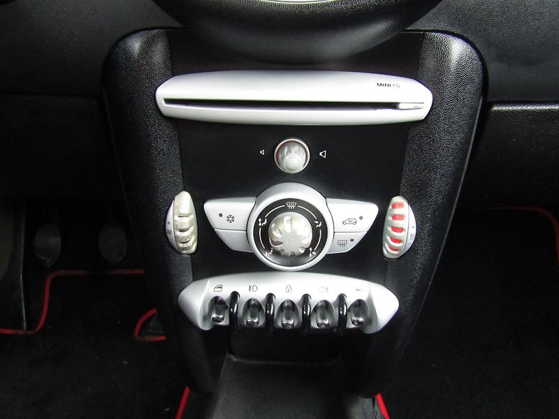 Mini One (2009) 1.4 16v 55kW  NOVÁ SPOJKA - fotka 28 z 33