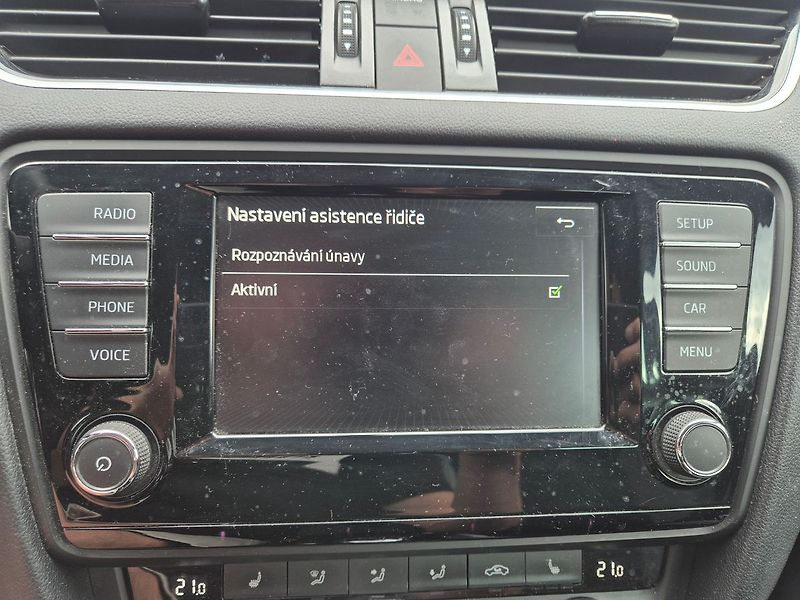Škoda Octavia 1,6 TDI DSG 81kW, serviska - fotka 20 z 21