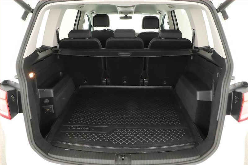 Volkswagen Touran (2016) Highline 2.0 TDI, Automat - fotka 11 z 17