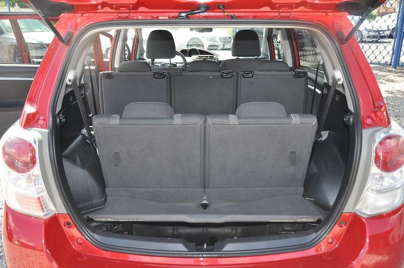 Toyota Verso 1.8 ValveMatic 108kW 7.míst - fotka 9 z 18